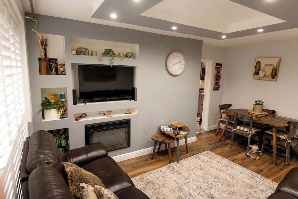Beautiful Wythenshawe Home Near Airport With Garden & Parking Sleeps 5
