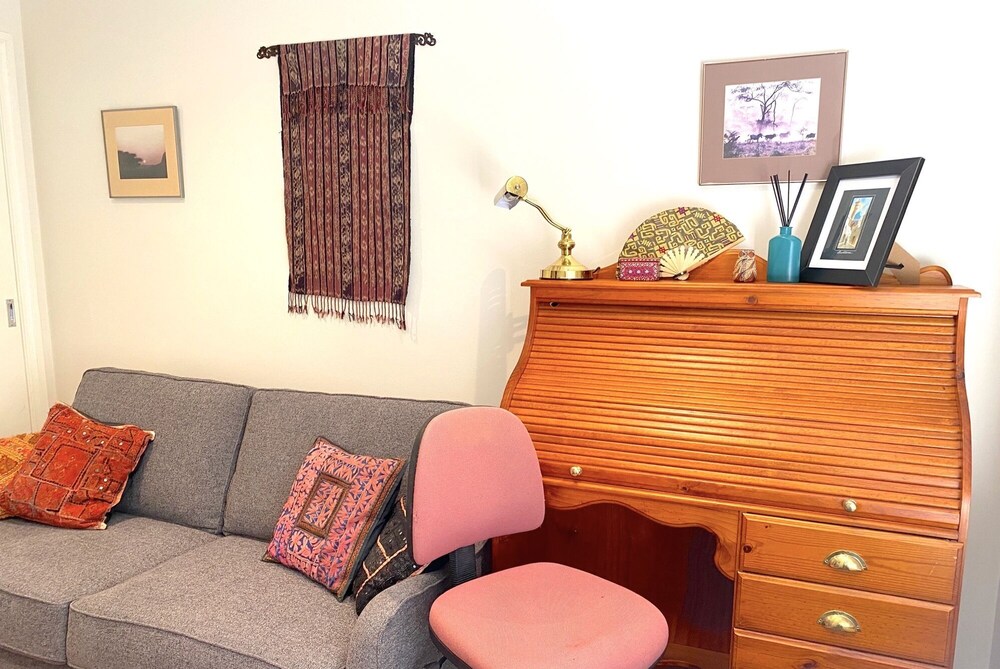 StayCentral - Tranquil Townhouse