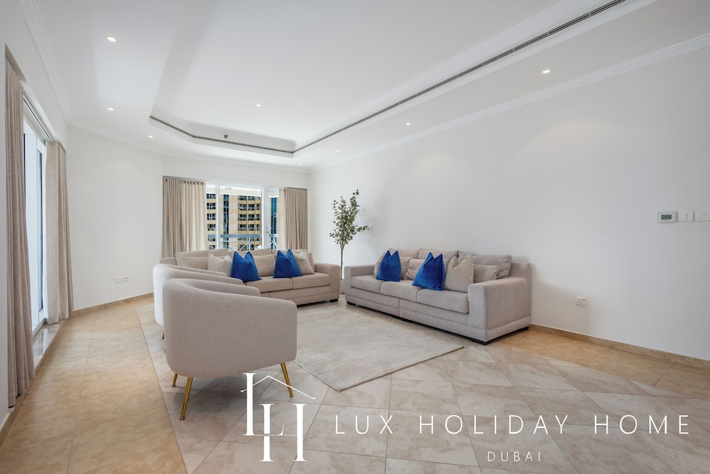 LUX The Al Seef Marina Suite 2