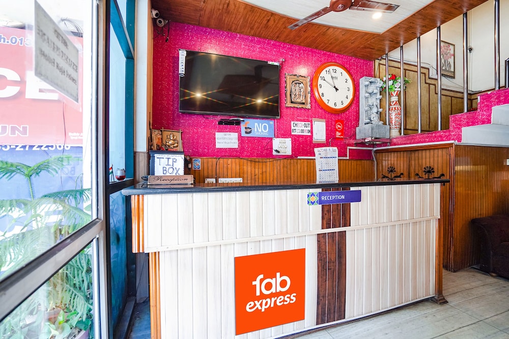 Lobby & Reception