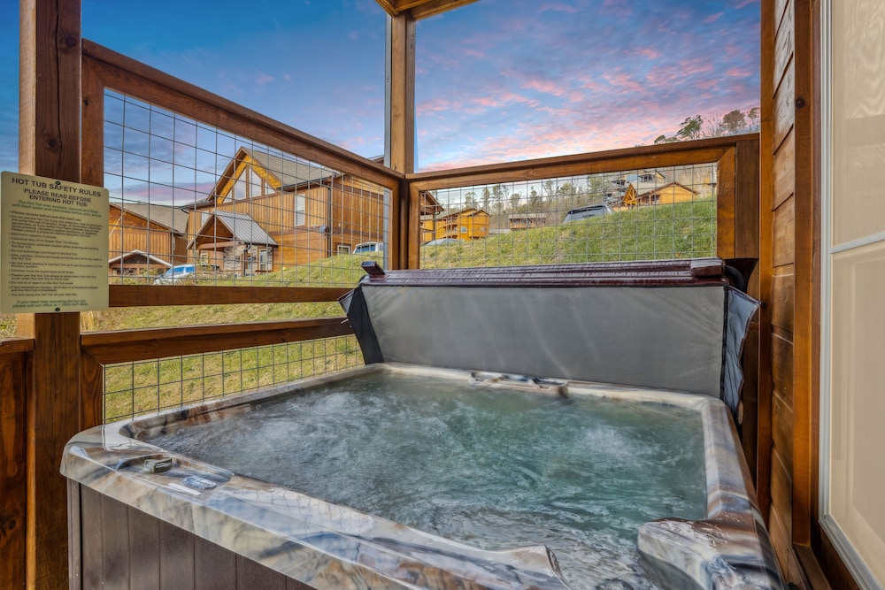 Eden Of The Smokies 5 Bedroom Cabin