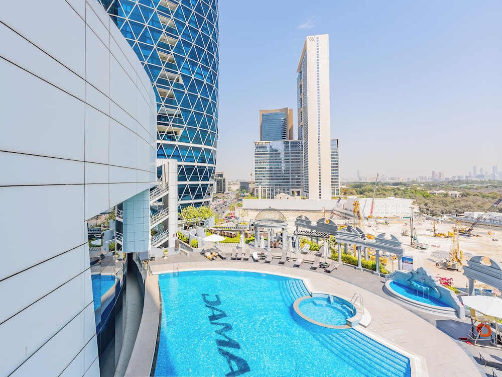 Luxury Spacious Condo in the Iconic Park Towers