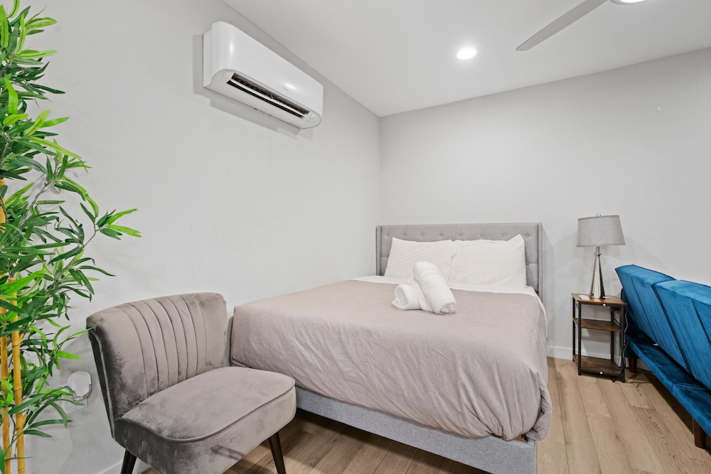 Stylish Studio Downtown Evonify - Property Image 13