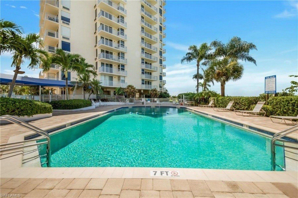 Crescent View in Fort Myers Beach view 5