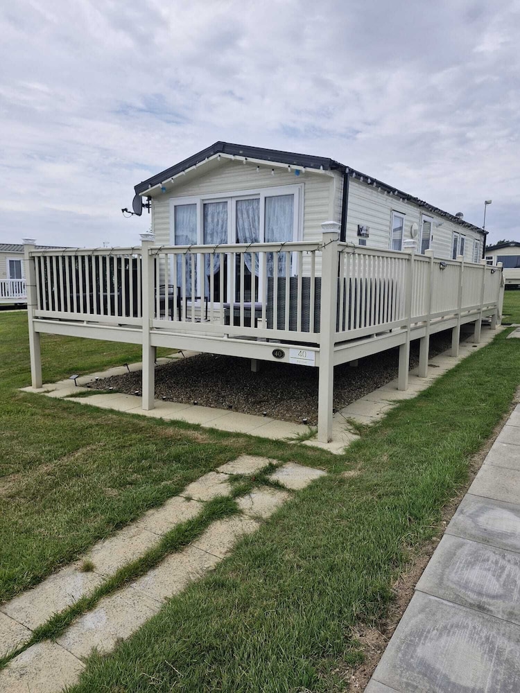 Cayton Bay Kestrel40