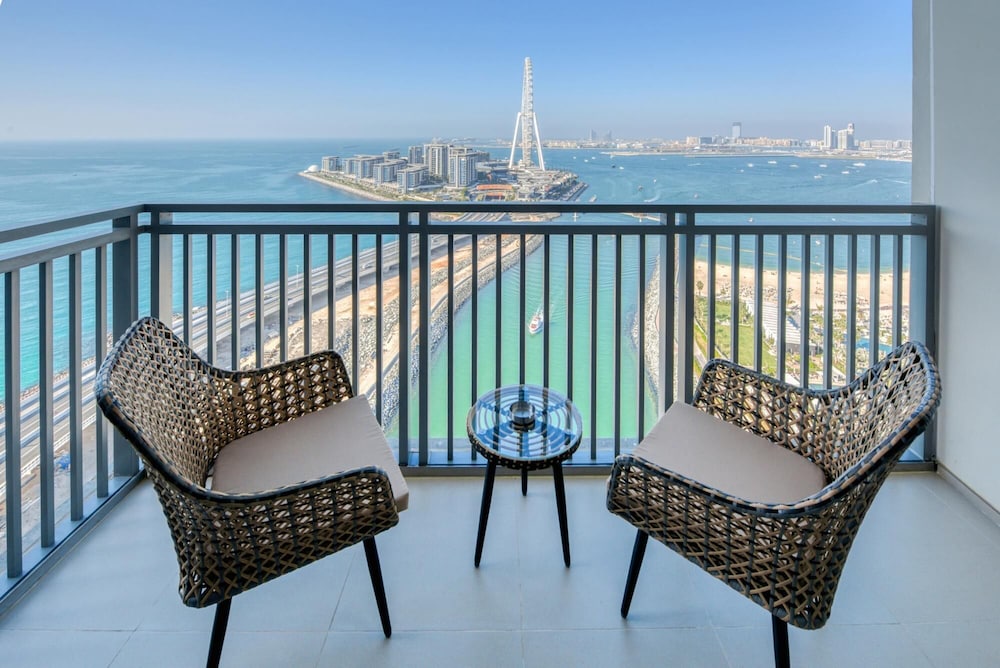 Exclusive Sea View Apartment on the Arabian Gulf