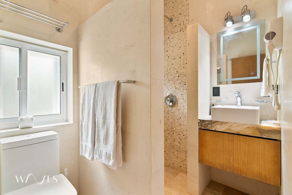 Prime 5th Ave Stay - 4BR With King Beds City Views