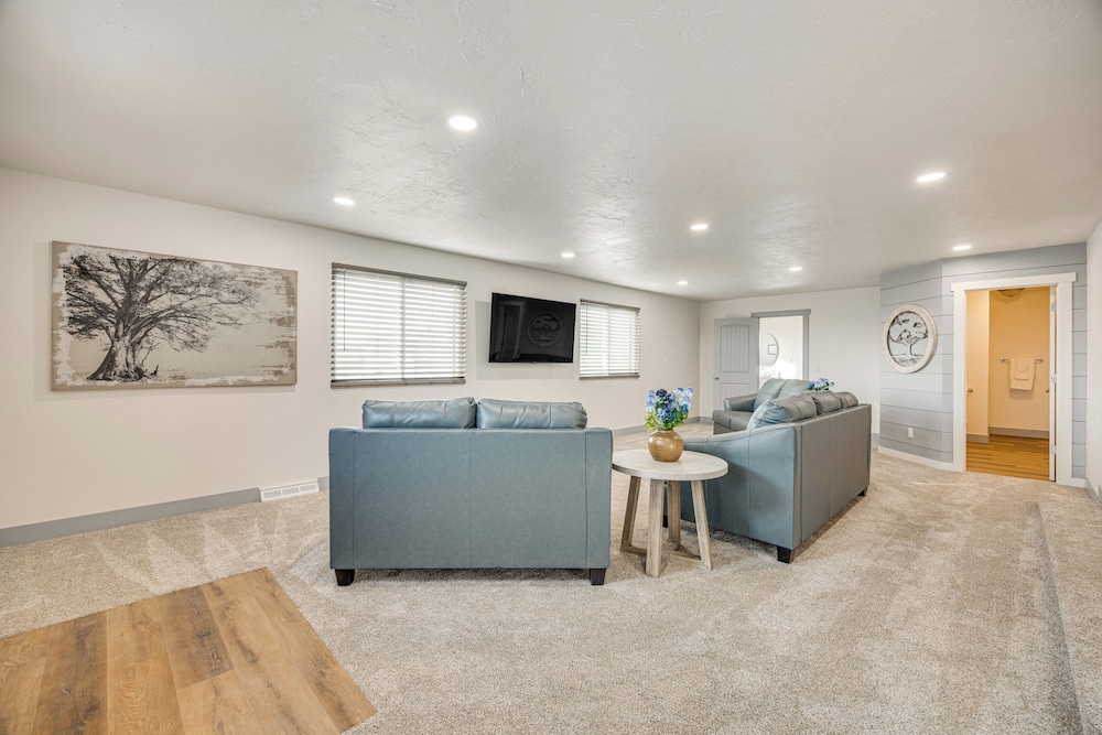 16 Mi to Paint Mines: Spacious Simla Home!