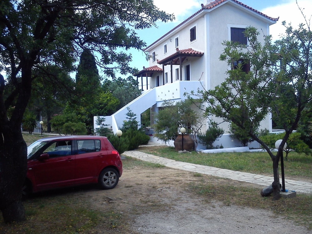 Villa Thea Studios & Maisonettes
