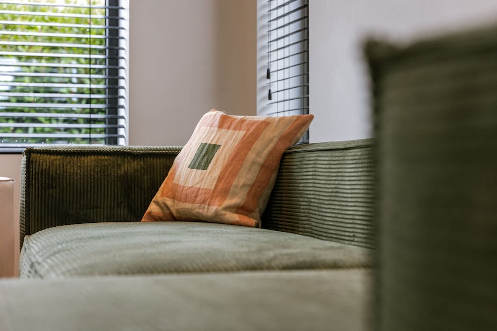 Charming Chic Stay With Garden Views Parking