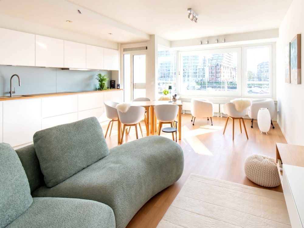 Apartment With a View of the Marina