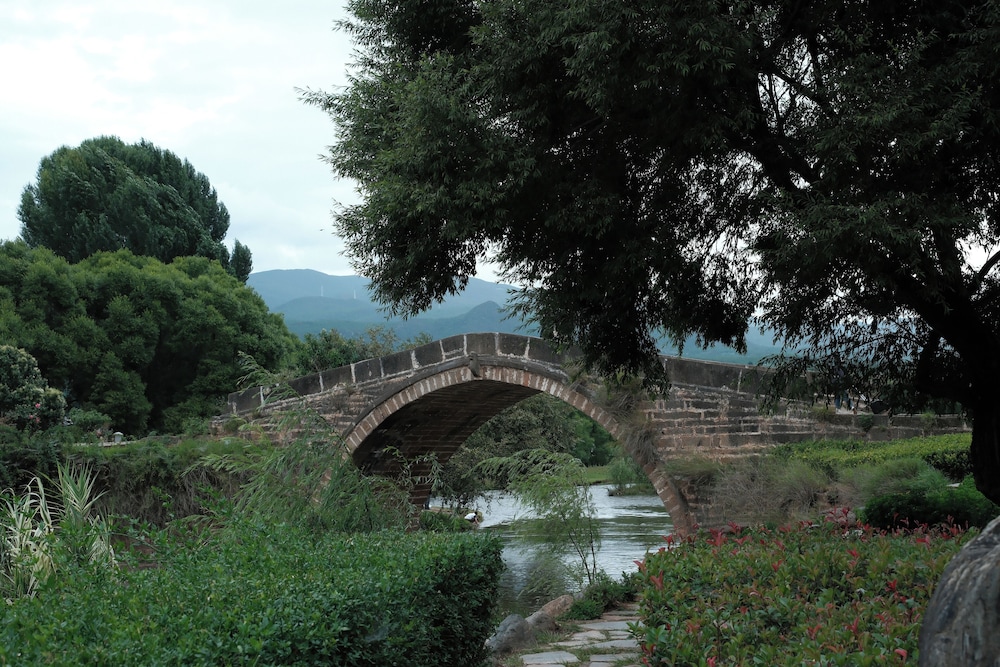Shaxi Ancient Town Chang Le Li Chinese Courtyard Hotel