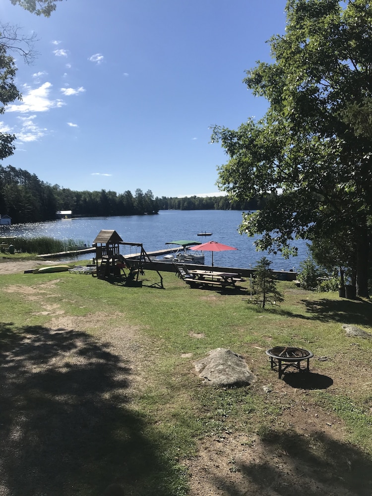 Longmuir's Hidden Cove Cottage Resort
