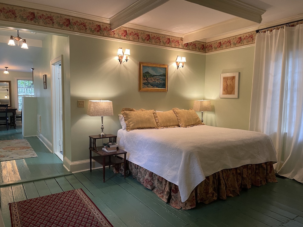 Columbus Vacations - Rothschild-Pound House Inn - Property Image 52