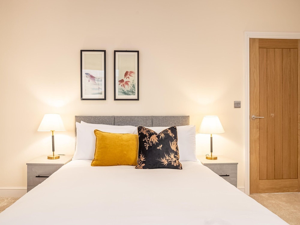 Two Bedroom Ipswich Luxury Retreat Self Check-in view 2