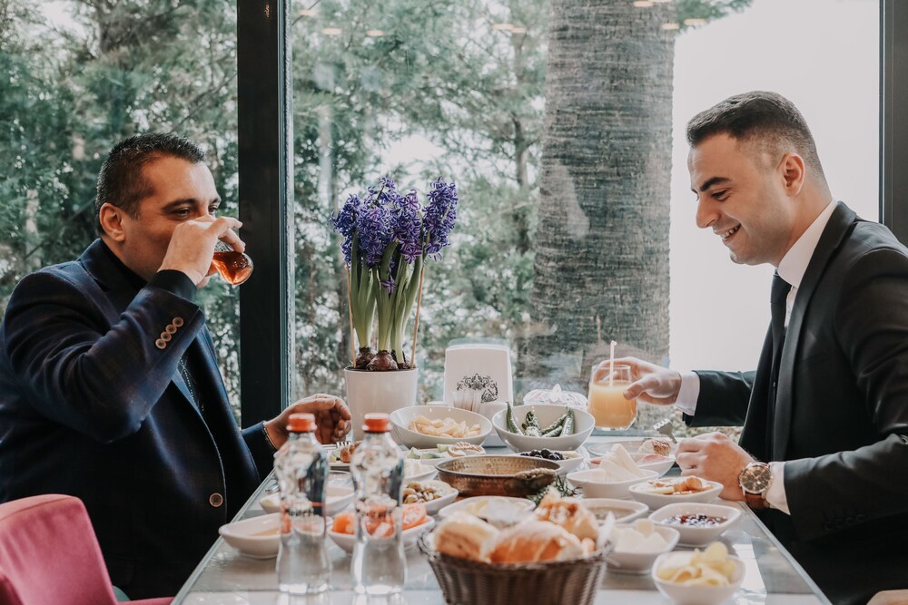 Grand Lark Otel - Image 38