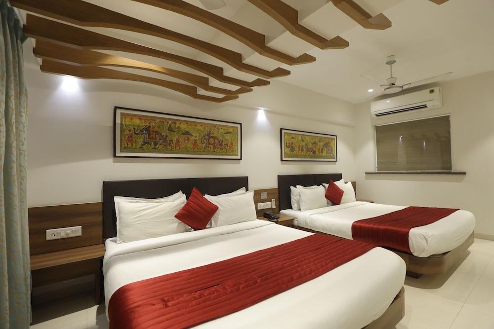 Hotel Shreeji Vatika-Airport Road