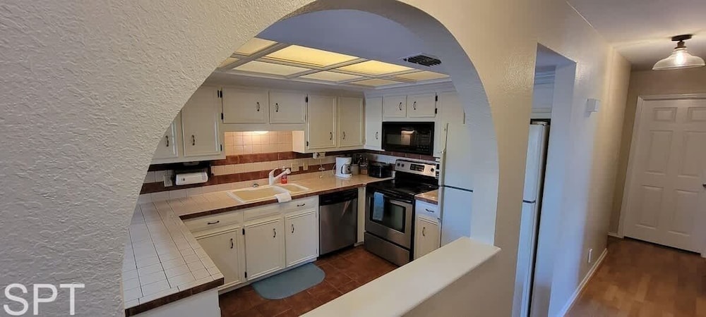 Large 3 Bedr Bay Views Pool Great Deck 3 Bedroom Condo