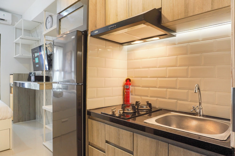 Modern Look And Nice Studio Transpark Bintaro Apartment