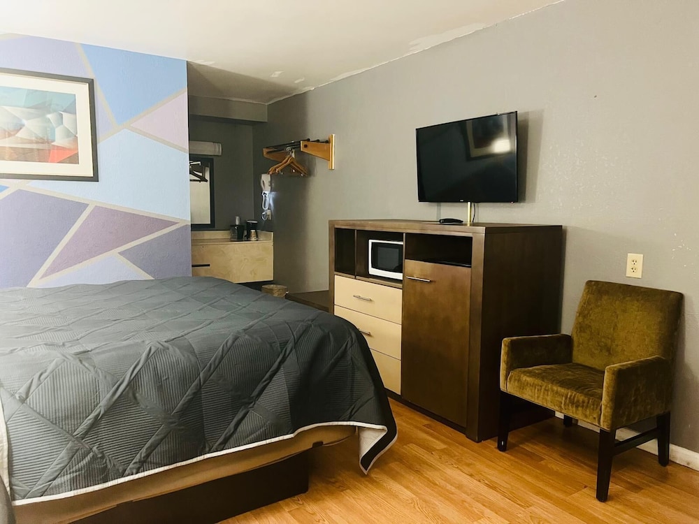 Hometown INN