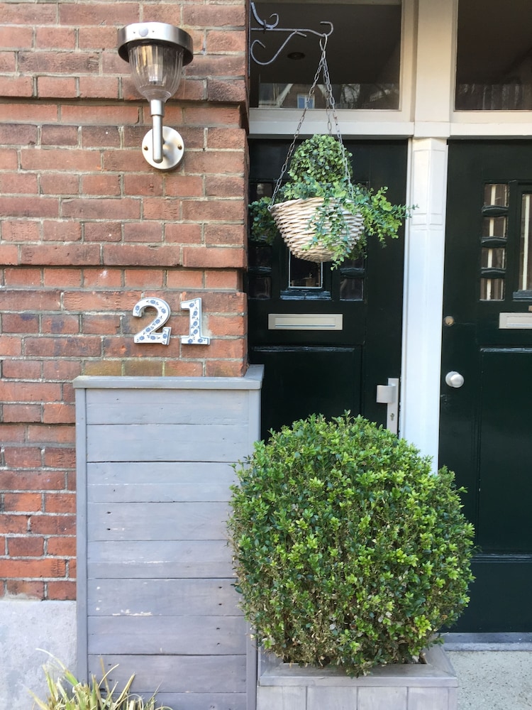 Vondelpark House Bed&Breakfast