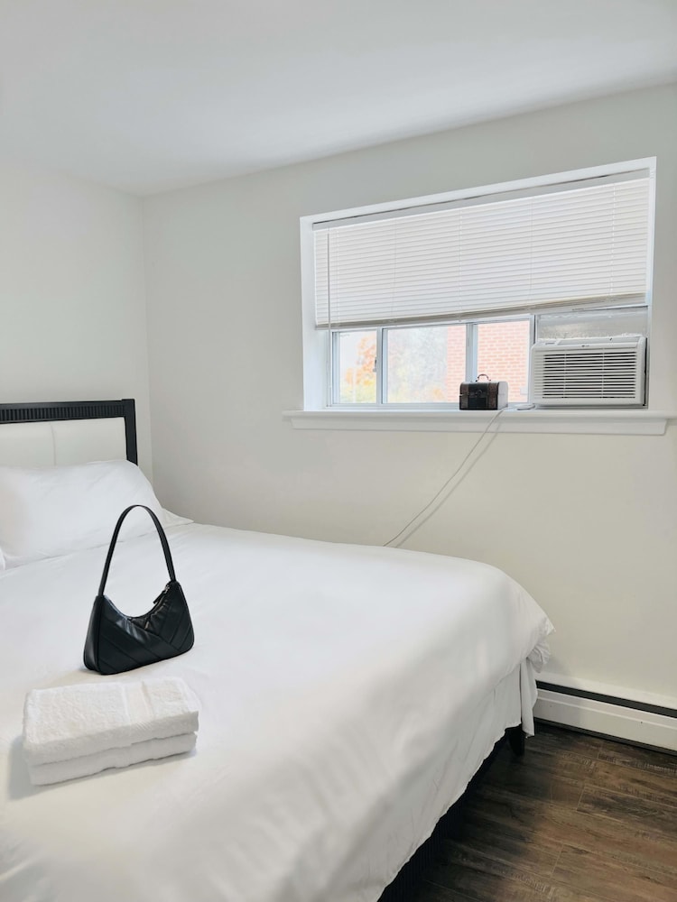 Elegant Brand New Apartment in Central Burlington