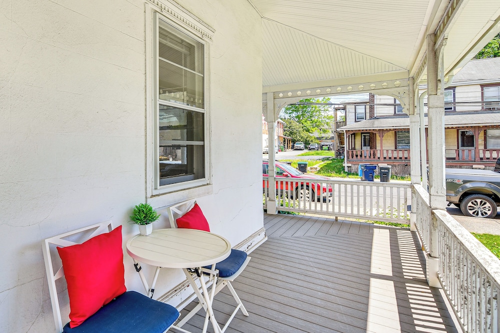Near Nockamixon State Park: Telford Apt w/ Porch!
