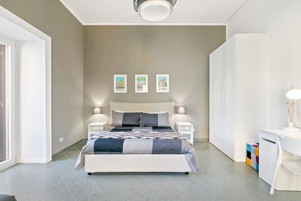 Stylish Flat Maqueda view 5