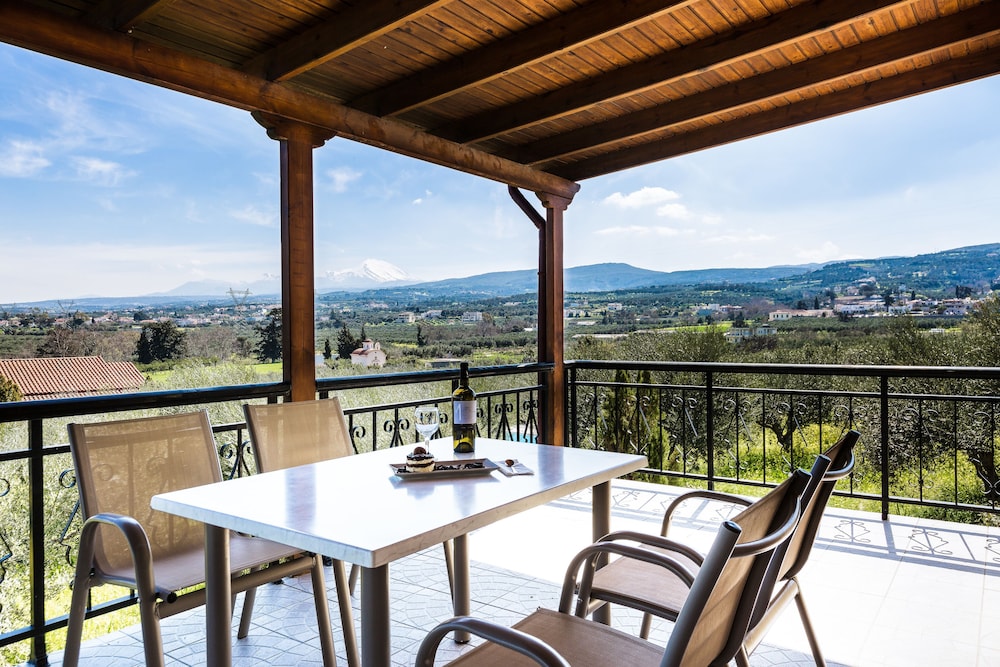 Villas Lefkothea