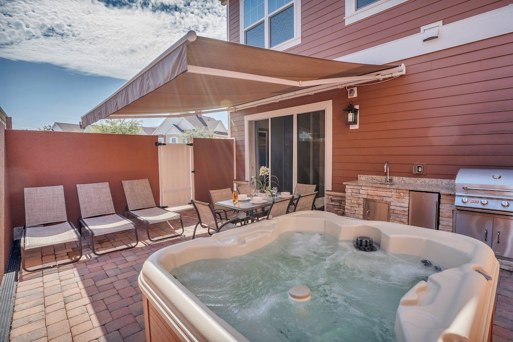 Summerville Vacation Homes by Columbia Management
