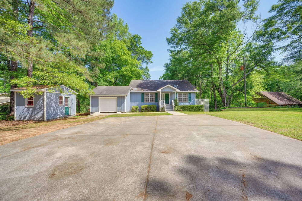Milledgeville Home w/ Game Room & Private Dock! view 5