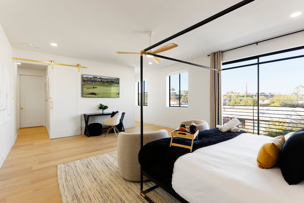 Luxe - Nouveau - Sparkling Pool - Walk to Old Town