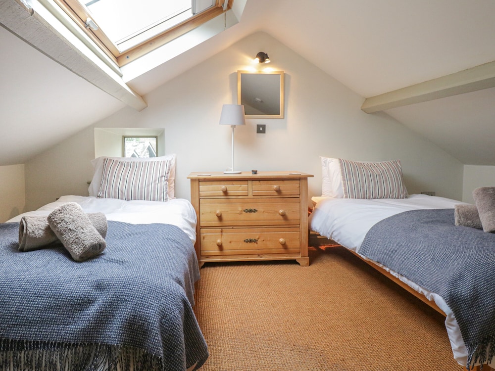 Barney's Cottage view 3