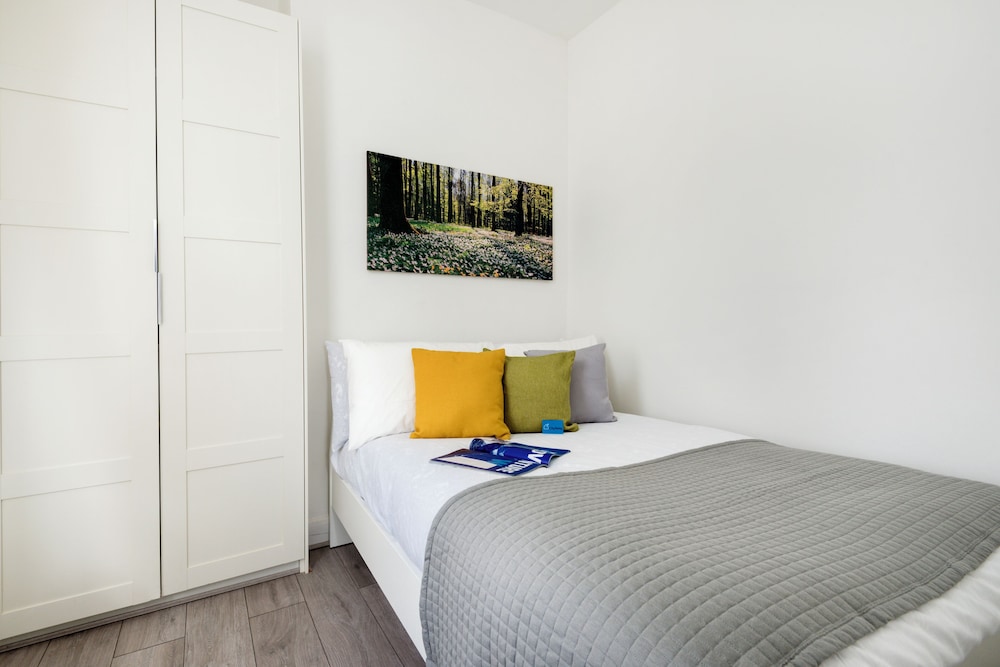 The Armadale Road Residence 1