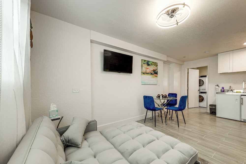 2 Mi to Hard Rock Stadium: Studio in Miami Gardens