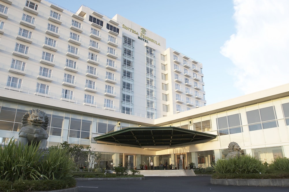 Hotel Sintesa Peninsula Hotel Manado - Image 1