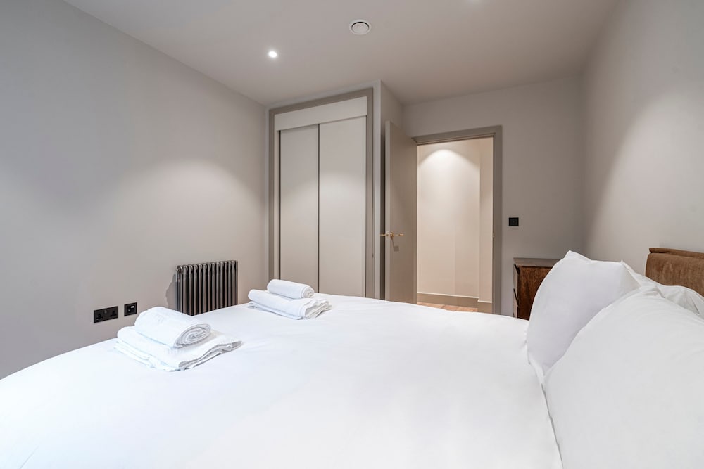 Stylish North London Apartment