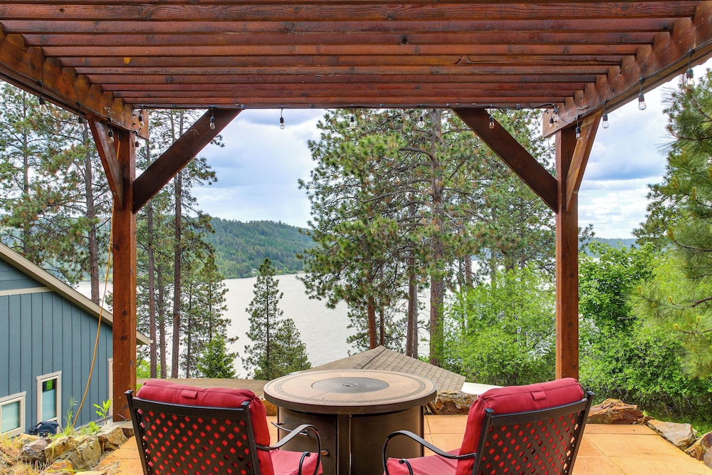 'summit Solitude' Hot Tub & Views in Harrison!