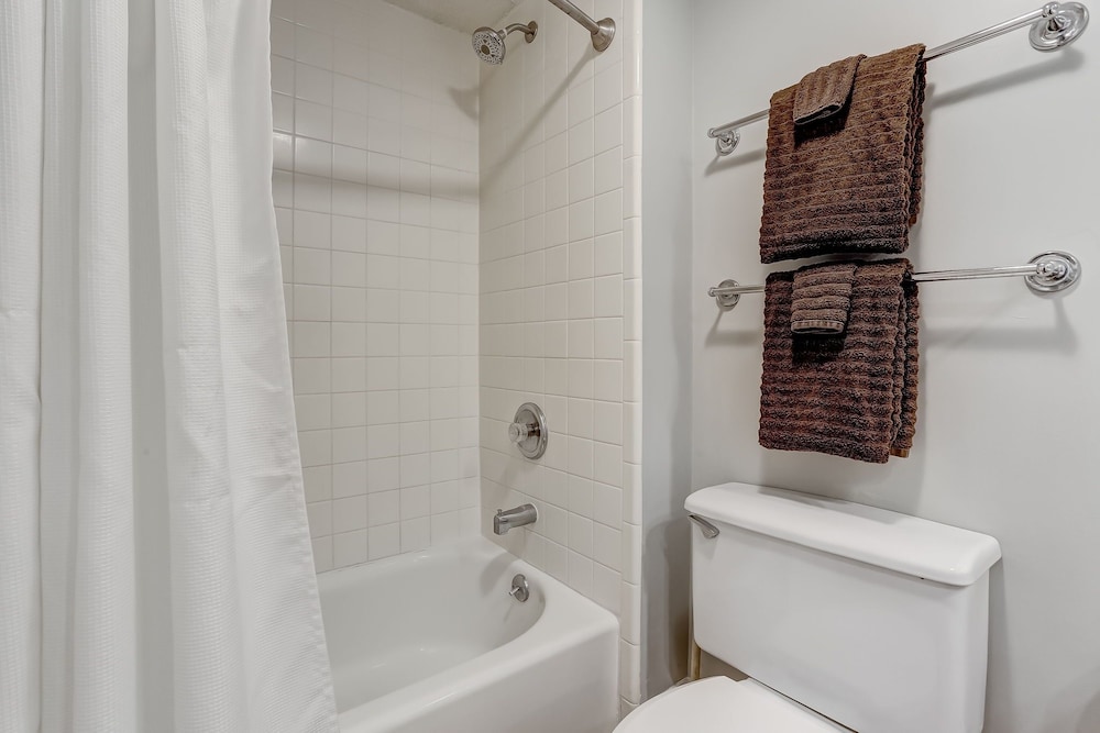 Omni Captains Court 1029 2 Bedroom Condo