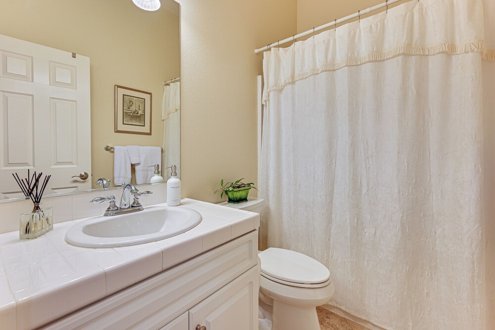 Private & Spacious Deluxe Rolling Hills Ranch Gem