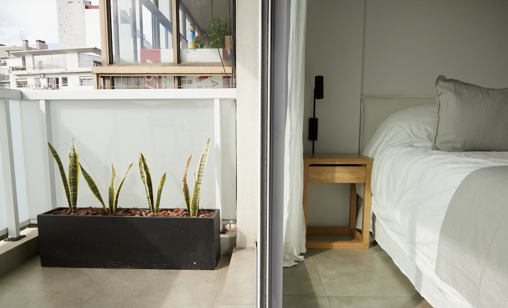 Stylish 2-Bedroom Retreat in Palermo