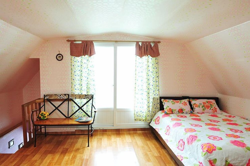 Star Song Pension