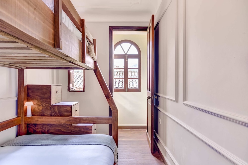 Chic 4BR Getaway in Vibrant La Candelaria