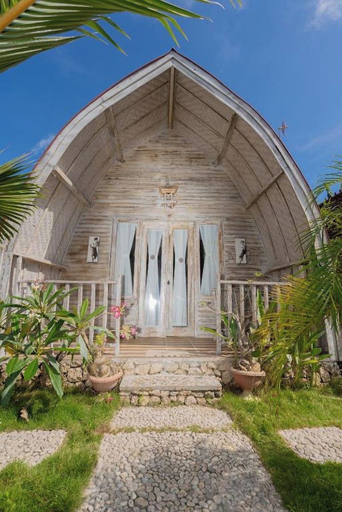 The Suwi Huts