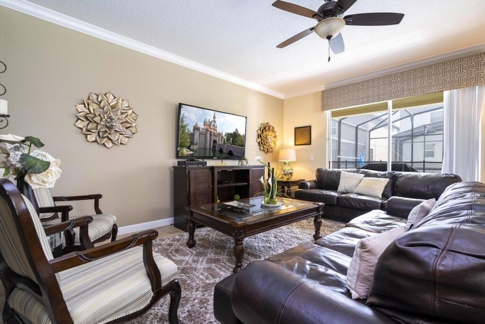 Family Pool Home Near Disney!! Modern Decor, Bbq ,resort W/ Tons Of Amenities! 6 Bedroom Home