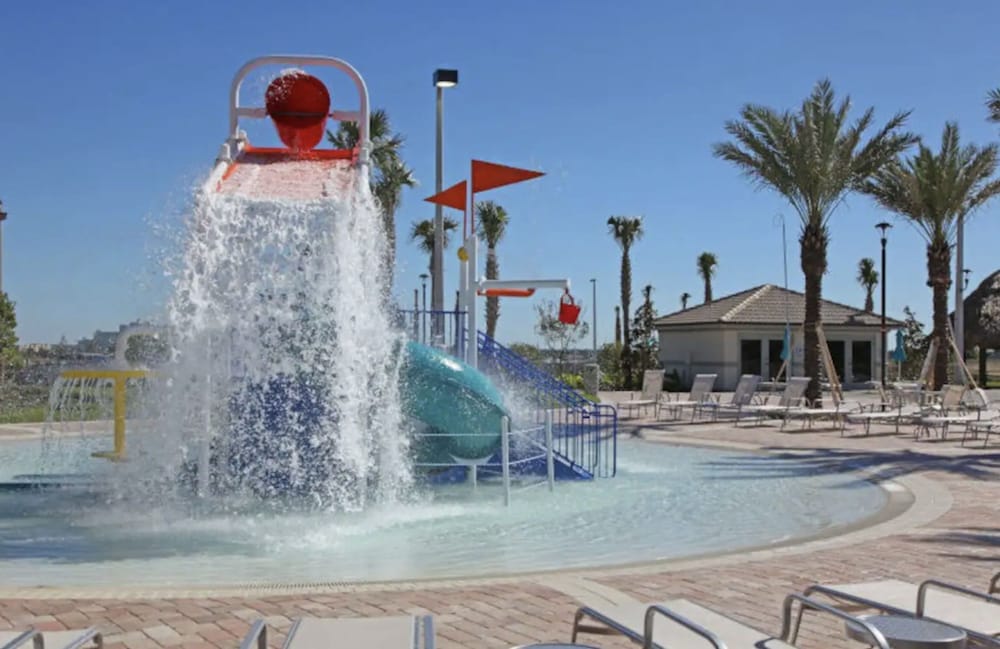 8933 Minnie s Townhouse Champions Resort Pool