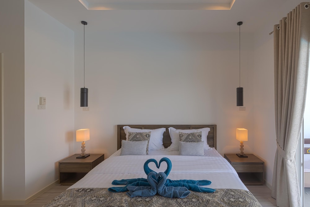 Modern 3 Bedroom Pool Villa MP67 view 3
