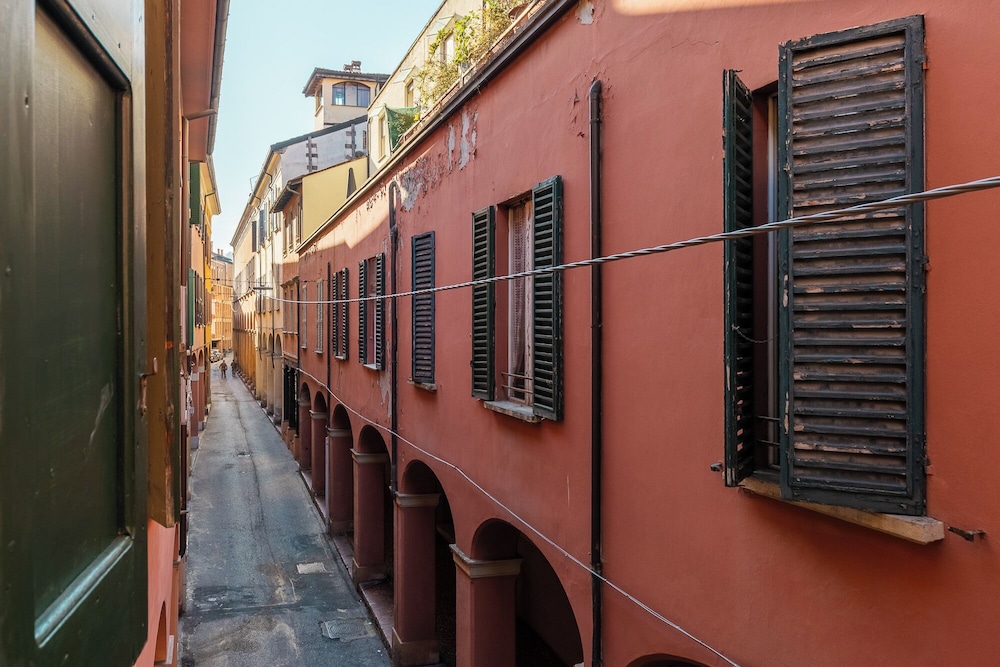 Gombruti Vintage Apartment by Wonderful Italy