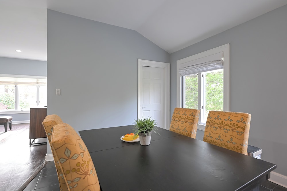 Gold Coast Getaway! Upscale Apt Near New Canaan