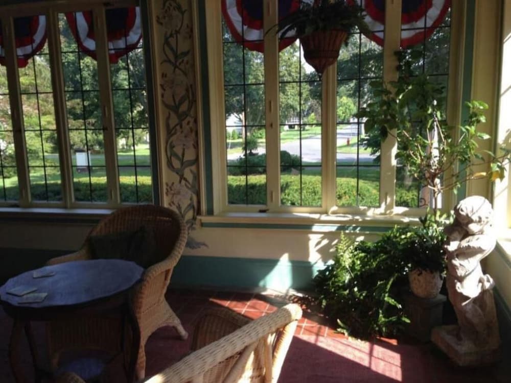 Vintage Gardens Bed & Breakfast